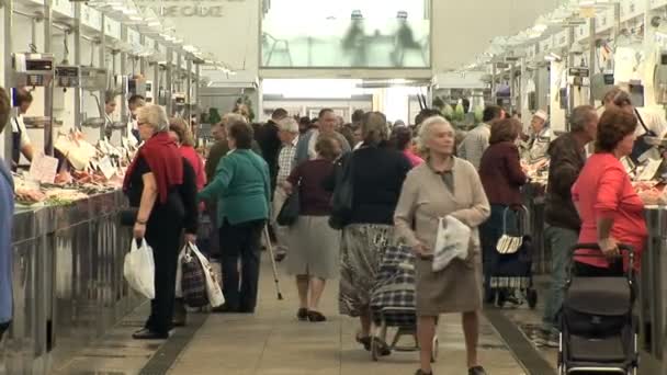 Mercado de Cádiz con visitantes — Vídeo de stock