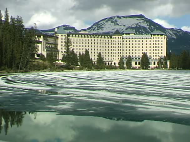 Chateau Lake Louise Hotel — Vídeo de Stock