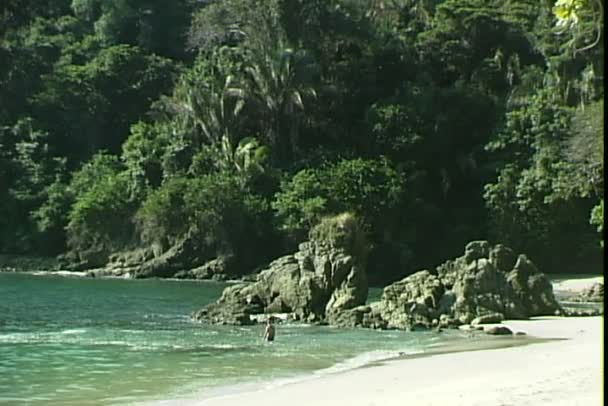 Manuel Antonio-stranden i Costa Rica — Stockvideo
