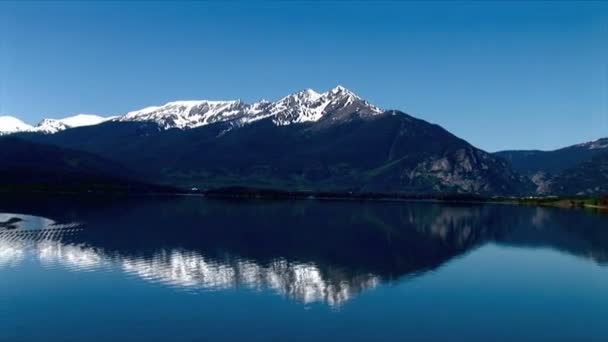 Dillon jeziora i Snowy Ridge — Wideo stockowe