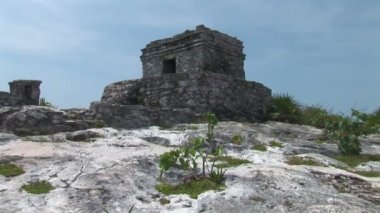 Tulum tapınak kalıntıları