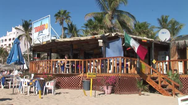 Bar sulla spiaggia sulla località messicana — Video Stock