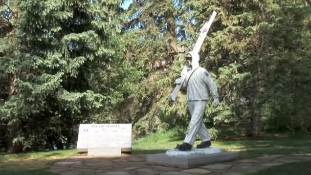 Statue du skieur à Vail — Video