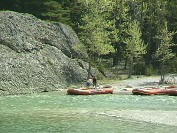 Raft Rides on mountain river — Stock Video