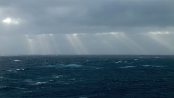 Chuva no mar tempestuoso — Vídeo de Stock