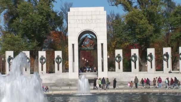 Памятник Второй мировой войны в Вашингтоне . — стоковое видео