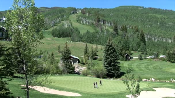 Campo de golf en Beaver Creek — Vídeo de stock