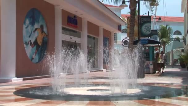 Fuente en el centro comercial Cancún — Vídeos de Stock