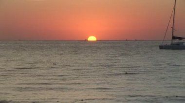 Cabo San Lucas ile tekne üzerinde gündoğumu