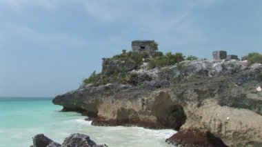Tulum tapınak kalıntıları 