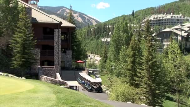 Golfbaan in Beaver Creek — Stockvideo