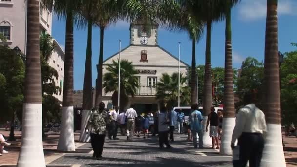 Philipsburg Plaza con la gente — Vídeo de stock