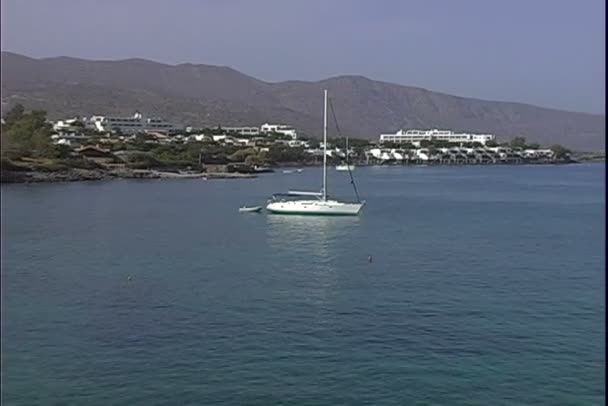 Sailboat in sea water — Stock Video