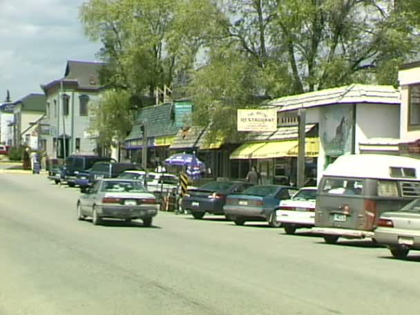 Calle de la ciudad Invermere — Vídeos de Stock