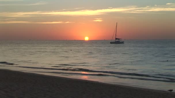 Wschód słońca nad Cabo San Lucas z łodzi — Wideo stockowe