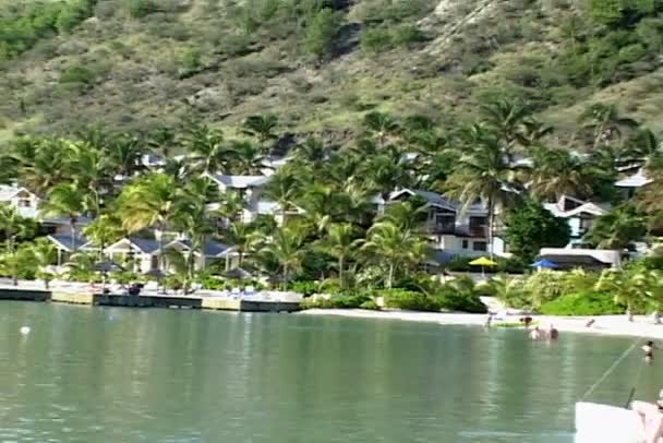 Bahía con villas en las islas Bahamas — Vídeos de Stock