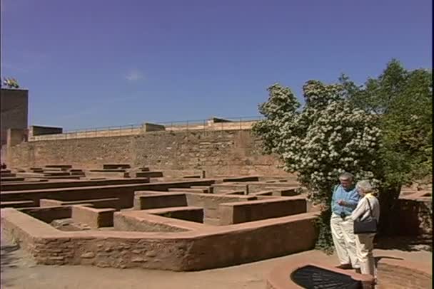 Utsikt över fästningen Alhambra i Granada — Stockvideo