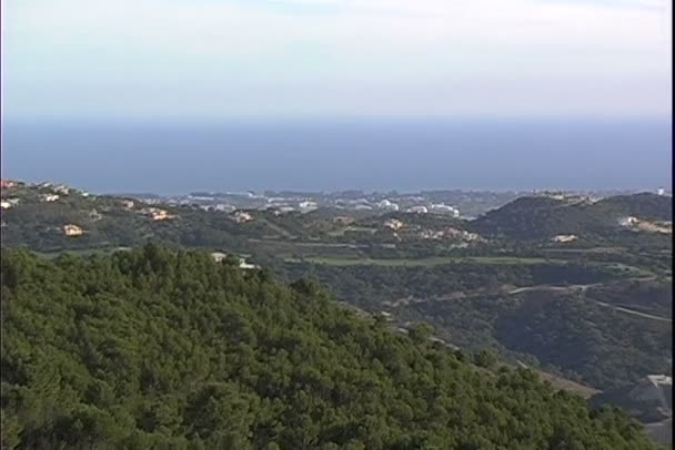 Vista del pueblo de montaña — Vídeos de Stock