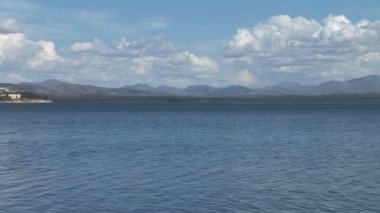 Yellowstone Ulusal Parkı 'ndaki Yellowstone Gölü