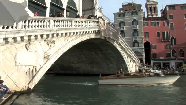 Ponte Rialto em Veneza — Vídeo de Stock