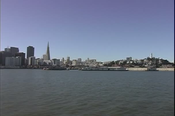 San Francisco stadsutsikt från havet — Stockvideo