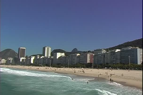 Playa de Copacabana en Río de Janeiro — Vídeos de Stock