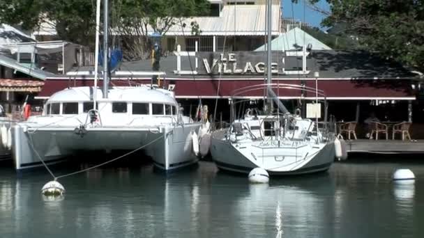 Port la Royale in der Stadt Marigot — Stockvideo