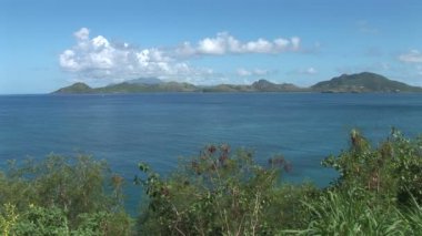 Nevis Adası St. Kitts Adası'ndan görüntüleyin