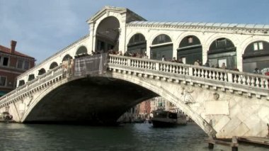 Venedik 'teki Rialto Köprüsü