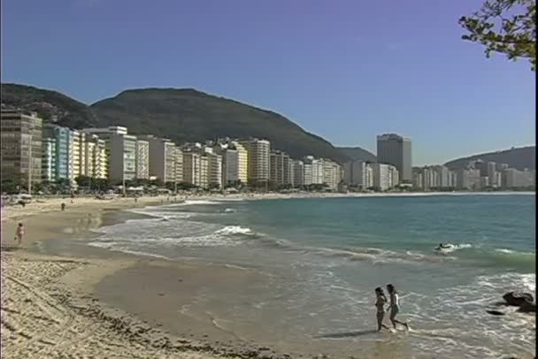 Playa de Copacabana en Río de Janeiro — Vídeos de Stock