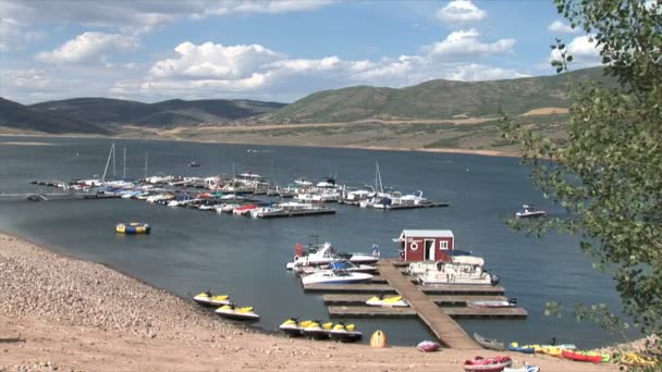 Yachthafen am jordanelle reservoir — Stockvideo