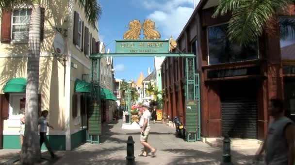 Philipsburg by på øya Sint Maarten – stockvideo