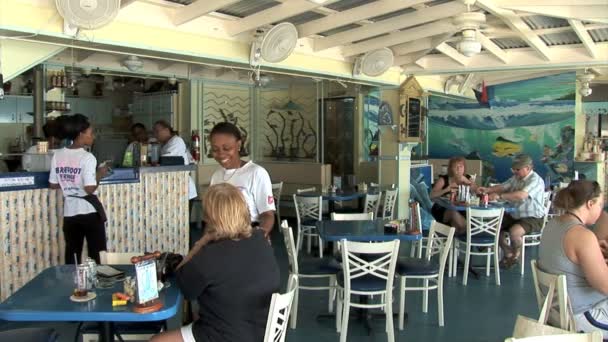 Restaurang i Philipsburg city — Stockvideo