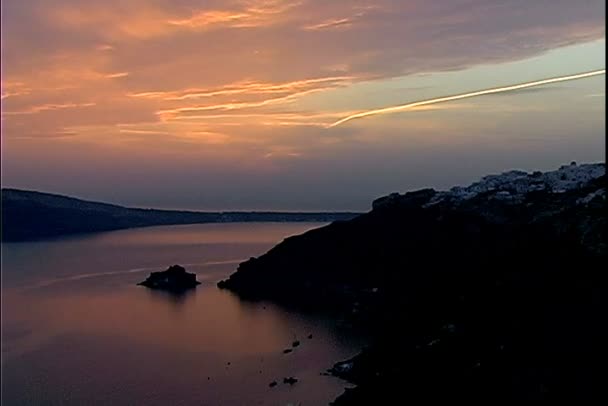 Santorini caldera at sunset in Greece — Stock Video