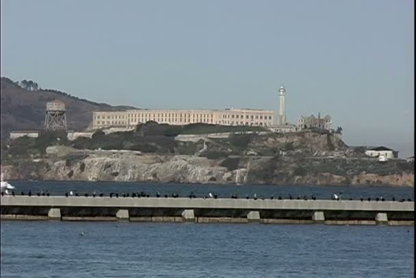 Alcatraz island with prison in San Francisco — Stockvideo