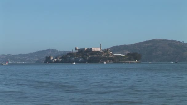 Ilha de Alcatraz com prisão em São Francisco — Vídeo de Stock