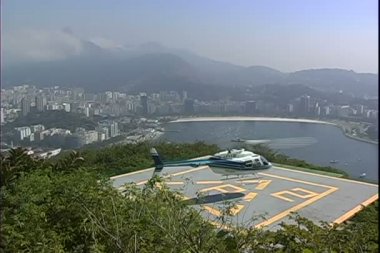Rio de Janeiro Helikopter pisti üzerinde helikopter 