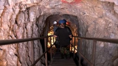 Mezar taşı gümüş madeni