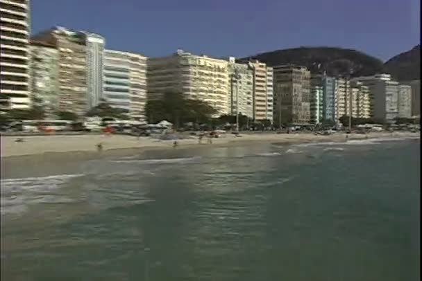 Playa de Copacabana en Río de Janeiro — Vídeos de Stock