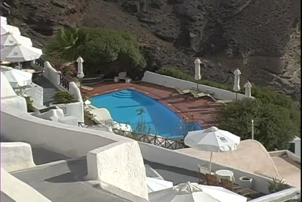 Cliffside Resort en Grecia — Vídeo de stock