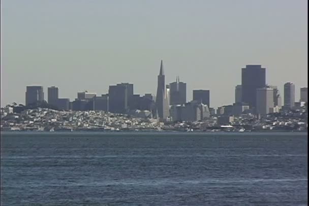 San Francisco stadsutsikt från havet — Stockvideo