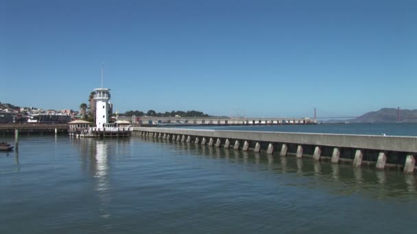 Leuchtturm auf Pier 39 in San Francisco — Stockvideo