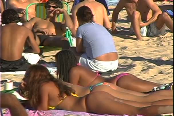 Playa de Ipanema en Río de Janeiro — Vídeo de stock