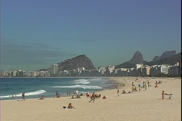 Plage de Copacabana à Rio de Janeiro — Video