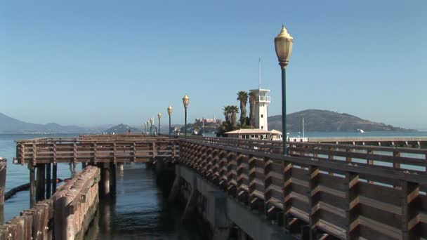 Boardwalk on pier 39 in San Francisco — Stock video