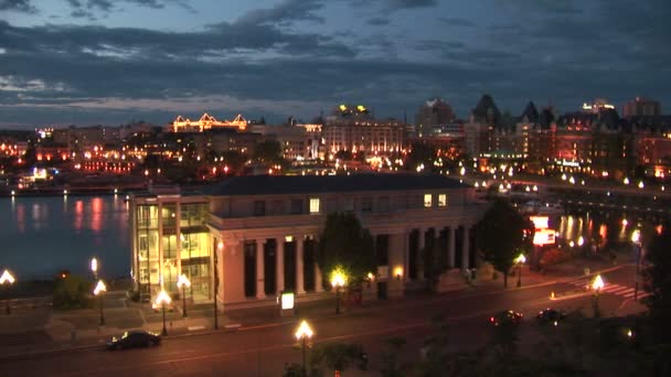 Victoria City gece Inner Harbour — Stok video