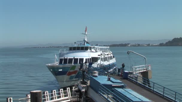 Ferry Arrives to Port — Stock Video