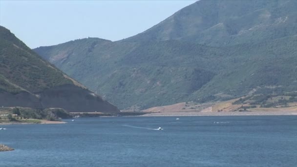 Barragem e reservatório de cervos Creek — Vídeo de Stock