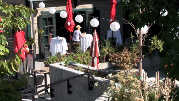 Открытое кафе в Park City — стоковое видео