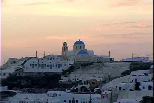 Θέα στην Οία πόλη στην Ελλάδα — Αρχείο Βίντεο